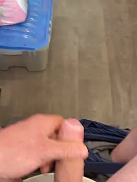 Snapshot of 569638 chatting on April 7, 7:31 am 569638 online show from April 7, 7:31 am