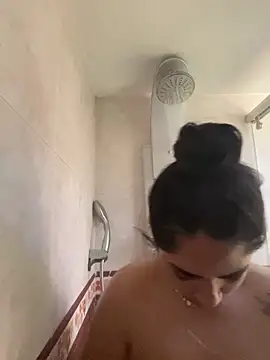 Snapshot of Charlotte_cute18 chatting on December 10, 2:28 pm Charlotte cute18 online show from December 10, 2:28 pm