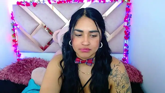 Snapshot of Charlotte_cute18 chatting on March 21, 7:00 am Charlotte cute18 online show from March 21, 7:00 am