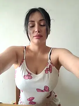 monicab online show from July 5, 8:05 pm