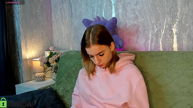 Stacey Brown online show from December 19, 1:01 am