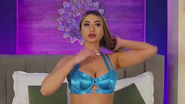 Snapshot of LoraDevine chatting on May 22, 8:03 pm LoraDevine online show from May 22, 8:03 pm