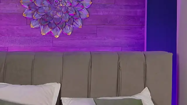 Snapshot of LoraDevine chatting on May 25, 6:03 pm LoraDevine online show from May 25, 6:03 pm