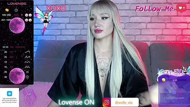 Snapshot of Eva_Evile chatting on December 22, 11:44 am Eva Evile online show from December 22, 11:44 am