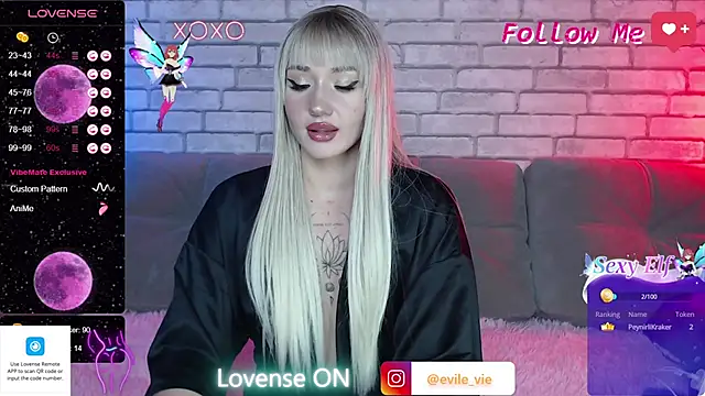 Snapshot of Eva_Evile chatting on December 27, 3:37 pm Eva Evile online show from December 27, 3:37 pm