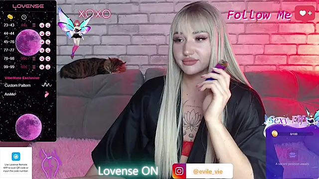 Snapshot of Eva_Evile chatting on February 8, 2:27 pm Eva Evile online show from February 8, 2:27 pm