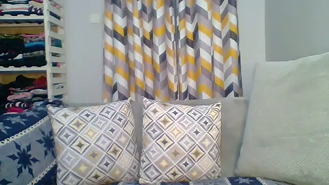 Snapshot of Petite_254 chatting on March 20, 11:31 pm Petite 254 online show from March 20, 11:31 pm