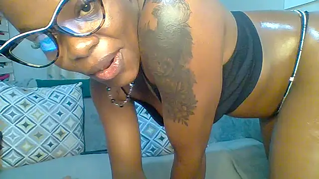 Snapshot of Petite_254 chatting on June 30, 1:50 am Petite 254 online show from June 30, 1:50 am