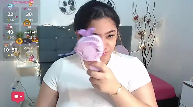 KathyGonzalez online show from December 2, 11:12 am