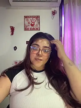 Snapshot of KathyGonzalez chatting on October 31, 3:35 pm KathyGonzalez online show from October 31, 3:35 pm