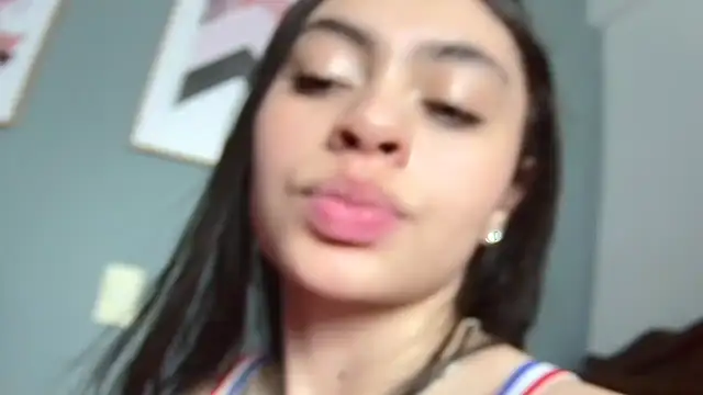 strawberrymia68 online show from January 14, 7:11 pm