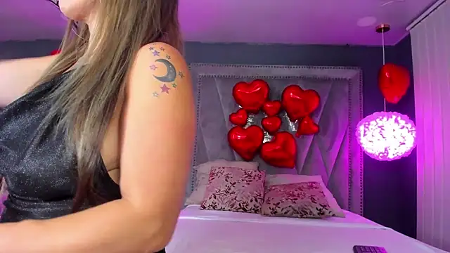 Snapshot of Hotsamantamature chatting on February 10, 7:38 pm Hotsamantamature online show from February 10, 7:38 pm