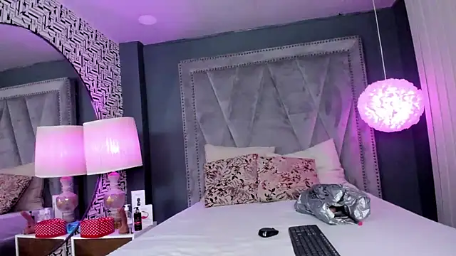 Snapshot of Hotsamantamature chatting on March 6, 7:43 pm Hotsamantamature online show from March 6, 7:43 pm