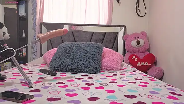 Hotsamantamature online show from March 11, 8:48 pm