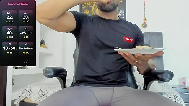 MattRodriguez9 online show from March 11, 5:24 pm