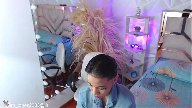 Jonesliam23 online show from October 25, 7:30 pm