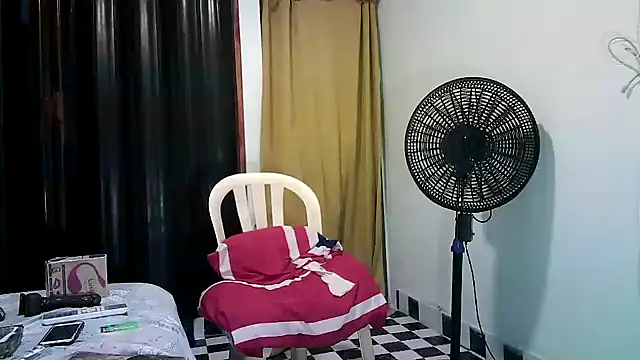 kimmiemm online show from December 25, 4:33 am