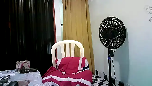 kimmiemm online show from December 28, 2:01 am