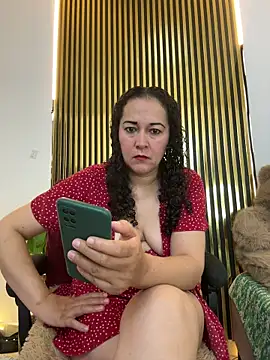 luisa curli online show from July 25, 3:26 am