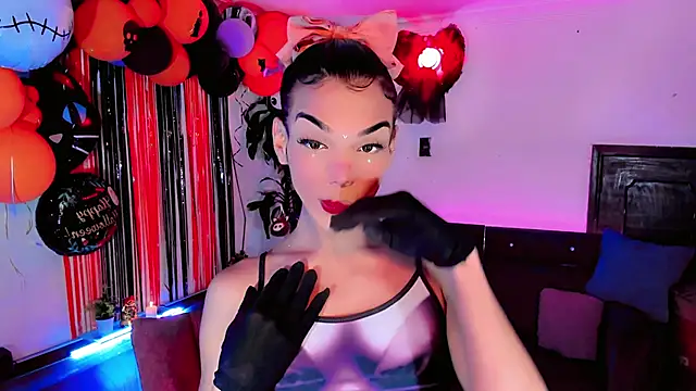 Snapshot of the-horus-girl chatting on October 26, 5:24 am the-horus-girl online show from October 26, 5:24 am