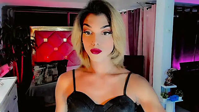 Snapshot of the-horus-girl chatting on November 19, 7:58 pm the-horus-girl online show from November 19, 7:58 pm