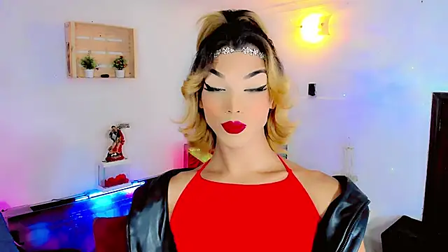 Snapshot of the-horus-girl chatting on November 21, 2:21 am the-horus-girl online show from November 21, 2:21 am