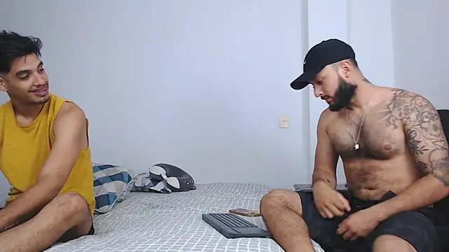 Snapshot of Sanit_Di chatting on February 21, 3:02 pm Sanit Di online show from February 21, 3:02 pm