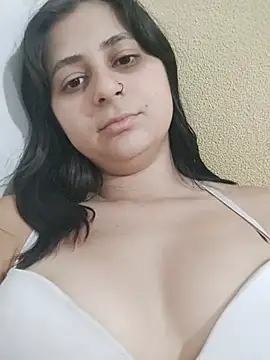 Snapshot of Moranguinho1029 chatting on August 2, 12:53 am Moranguinho1029 online show from August 2, 12:53 am
