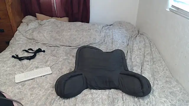 Snapshot of anja_peach chatting on April 22, 4:30 pm anja peach online show from April 22, 4:30 pm