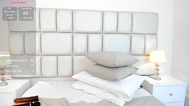 Snapshot of DojaAissha chatting on February 9, 6:33 am DojaAissha online show from February 9, 6:33 am