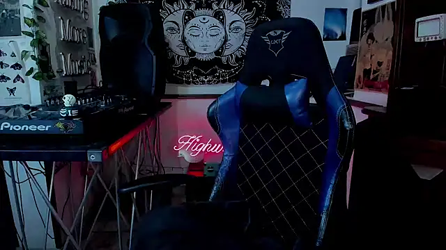 Snapshot of Demongirl6666 chatting on January 9, 4:52 am Demongirl6666 online show from January 9, 4:52 am