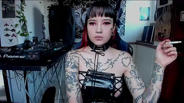 Snapshot of Demongirl6666 chatting on February 14, 9:43 pm Demongirl6666 online show from February 14, 9:43 pm