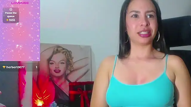 Shantalhotx69 online show from January 11, 12:01 am