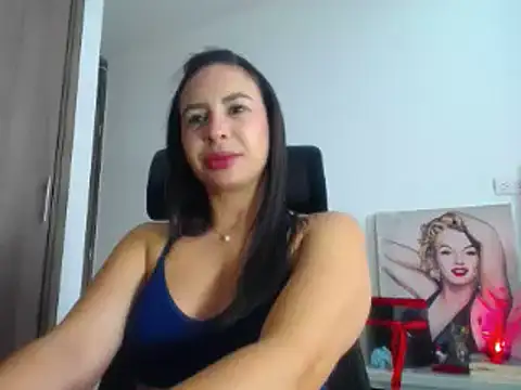 Shantalhotx69 online show from February 8, 3:31 pm