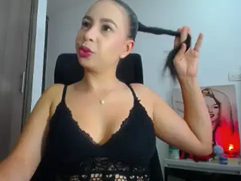 Shantalhotx69 online show from February 12, 12:01 pm