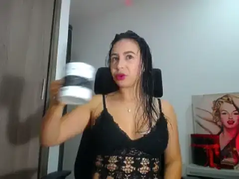 Shantalhotx69 online show from February 13, 11:28 am
