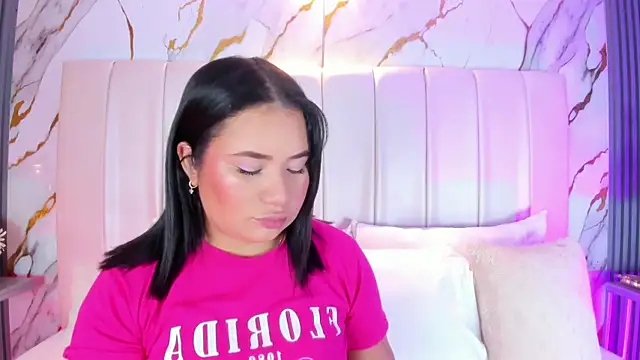 HannaKarson online show from February 24, 11:41 am