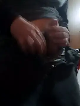 Snapshot of SilverMarquez1990 chatting on March 31, 9:04 pm SilverMarquez1990 online show from March 31, 9:04 pm