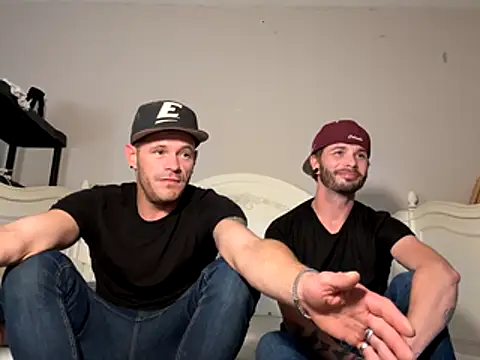 Snapshot of FrankieKentucky chatting on November 29, 5:32 am FrankieKentucky online show from November 29, 5:32 am