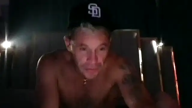Snapshot of FrankieKentucky chatting on July 30, 7:07 am FrankieKentucky online show from July 30, 7:07 am
