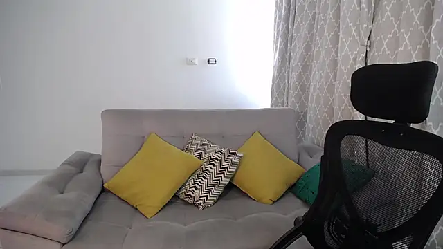 Liissa cute  online show from February 6, 3:52 pm