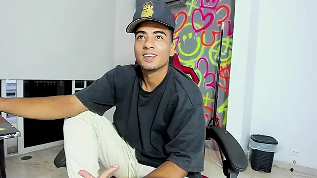 Snapshot of ANGEL_NICOLAS chatting on December 20, 11:01 pm ANGEL NICOLAS online show from December 20, 11:01 pm