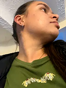 Snapshot of Nathaly00_ chatting on October 15, 7:58 pm Nathaly00 online show from October 15, 7:58 pm