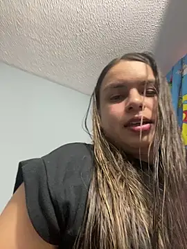 Snapshot of Nathaly00_ chatting on December 14, 10:25 pm Nathaly00 online show from December 14, 10:25 pm