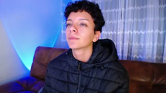 peyton golden1 online show from December 4, 4:10 am