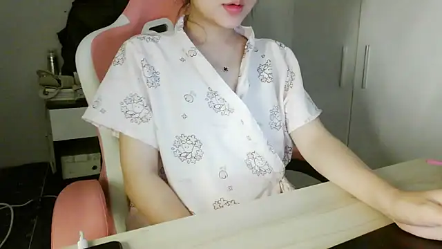 Yin-girl online show from April 3, 6:39 pm