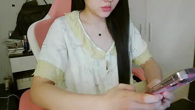 Yin-girl online show from April 5, 12:30 am