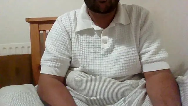 Snapshot of whoreboi98 chatting on May 3, 9:21 pm whoreboi98 online show from May 3, 9:21 pm