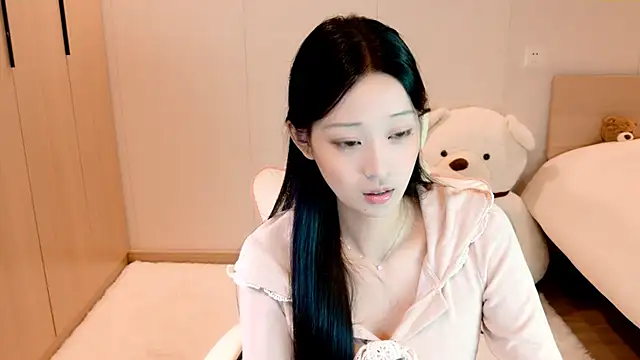 Snapshot of Xueb_J chatting on December 3, 10:39 am Xueb J online show from December 3, 10:39 am