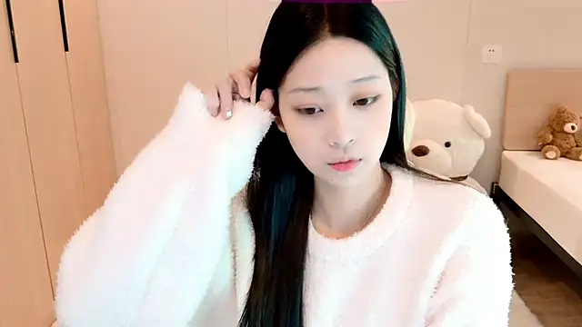 Snapshot of Xueb_J chatting on December 15, 7:35 am Xueb J online show from December 15, 7:35 am